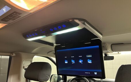 Volkswagen Caravelle T6 рестайлинг, 2018 год, 2 999 000 рублей, 21 фотография