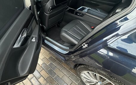 BMW 7 серия, 2016 год, 3 800 000 рублей, 13 фотография