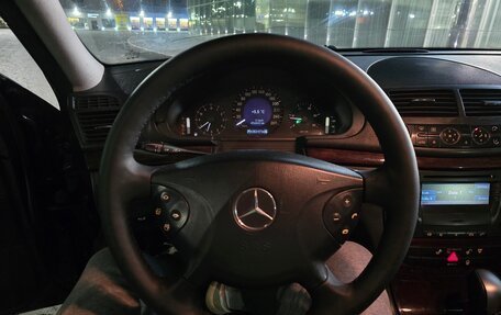 Mercedes-Benz E-Класс, 2005 год, 820 000 рублей, 11 фотография