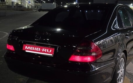 Mercedes-Benz E-Класс, 2005 год, 820 000 рублей, 3 фотография