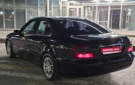 Mercedes-Benz E-Класс, 2005 год, 820 000 рублей, 4 фотография