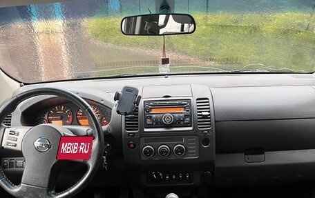 Nissan Navara (Frontier), 2007 год, 900 000 рублей, 7 фотография