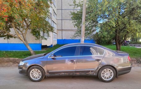 Volkswagen Passat B6, 2006 год, 320 000 рублей, 2 фотография