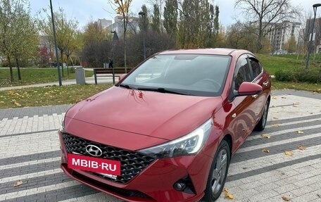 Hyundai Solaris II рестайлинг, 2021 год, 1 830 000 рублей, 2 фотография