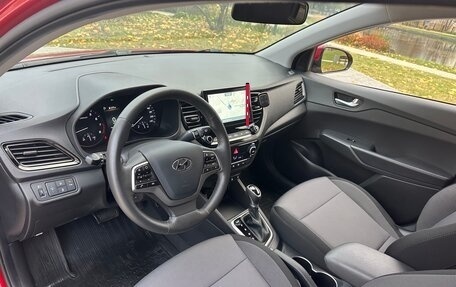 Hyundai Solaris II рестайлинг, 2021 год, 1 830 000 рублей, 7 фотография