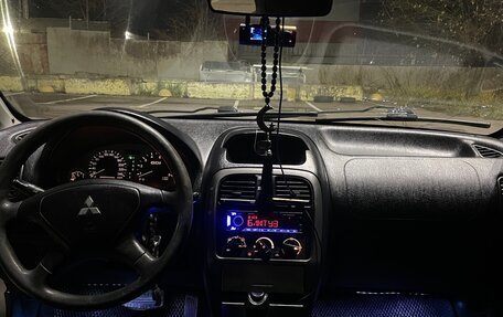 Mitsubishi Carisma I, 2002 год, 235 000 рублей, 11 фотография