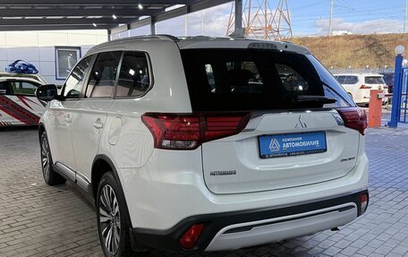 Mitsubishi Outlander III рестайлинг 3, 2019 год, 2 045 000 рублей, 3 фотография