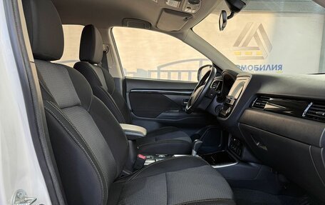 Mitsubishi Outlander III рестайлинг 3, 2019 год, 2 045 000 рублей, 11 фотография