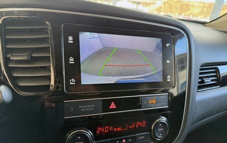 Mitsubishi Outlander III рестайлинг 3, 2019 год, 2 045 000 рублей, 13 фотография