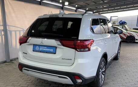 Mitsubishi Outlander III рестайлинг 3, 2019 год, 2 045 000 рублей, 5 фотография