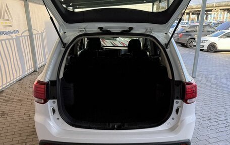 Mitsubishi Outlander III рестайлинг 3, 2019 год, 2 045 000 рублей, 9 фотография