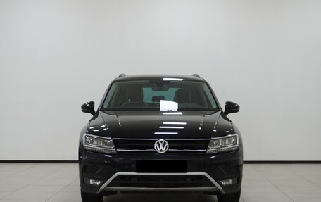 Volkswagen Tiguan II, 2019 год, 1 990 000 рублей, 3 фотография