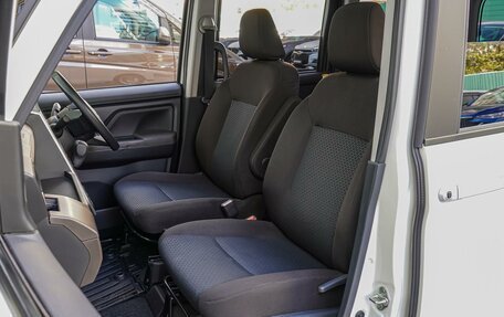 Toyota Roomy I, 2021 год, 1 380 000 рублей, 8 фотография