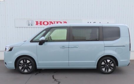 Honda Stepwgn, 2022 год, 1 850 000 рублей, 6 фотография