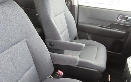 Honda Stepwgn, 2022 год, 1 850 000 рублей, 9 фотография