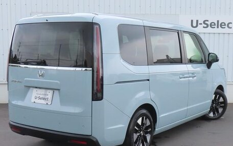 Honda Stepwgn, 2022 год, 1 850 000 рублей, 3 фотография