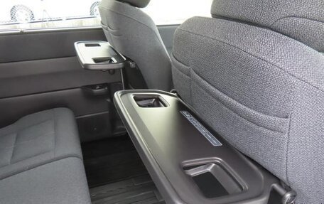 Honda Stepwgn, 2022 год, 1 850 000 рублей, 12 фотография