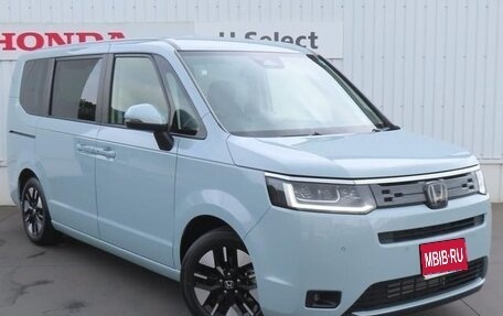 Honda Stepwgn, 2022 год, 1 850 000 рублей, 1 фотография