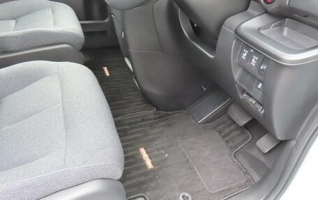 Honda Stepwgn, 2022 год, 1 850 000 рублей, 18 фотография