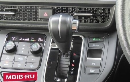 Honda Stepwgn, 2022 год, 1 850 000 рублей, 21 фотография