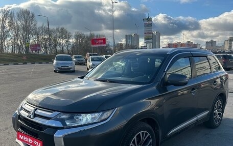 Mitsubishi Outlander III рестайлинг 3, 2017 год, 1 650 000 рублей, 3 фотография