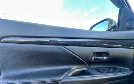 Mitsubishi Outlander III рестайлинг 3, 2017 год, 1 650 000 рублей, 12 фотография