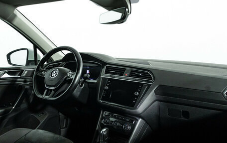 Volkswagen Tiguan II, 2017 год, 2 589 898 рублей, 9 фотография