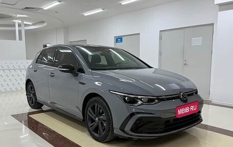 Volkswagen Golf VIII, 2022 год, 1 950 001 рублей, 1 фотография