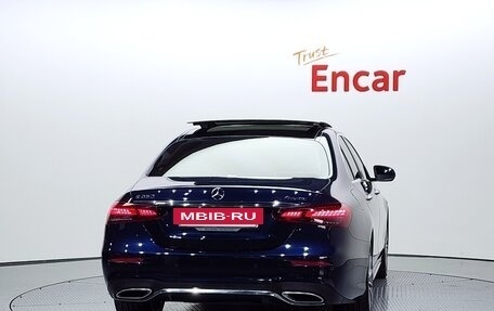 Mercedes-Benz E-Класс, 2021 год, 3 590 001 рублей, 4 фотография