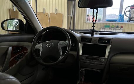 Toyota Camry, 2010 год, 1 200 000 рублей, 5 фотография