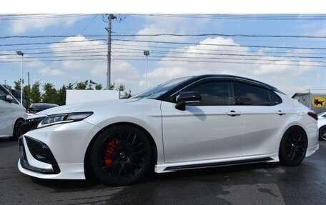 Toyota Camry, 2023 год, 3 900 000 рублей, 2 фотография