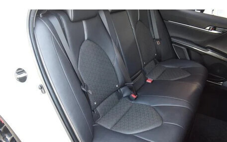 Toyota Camry, 2023 год, 3 900 000 рублей, 10 фотография