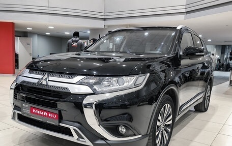 Mitsubishi Outlander III рестайлинг 3, 2020 год, 2 399 000 рублей, 1 фотография