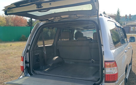 Toyota Land Cruiser 100 рестайлинг 2, 2006 год, 1 975 000 рублей, 5 фотография