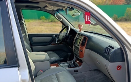 Toyota Land Cruiser 100 рестайлинг 2, 2006 год, 1 975 000 рублей, 10 фотография