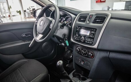 Renault Sandero II рестайлинг, 2016 год, 968 000 рублей, 22 фотография