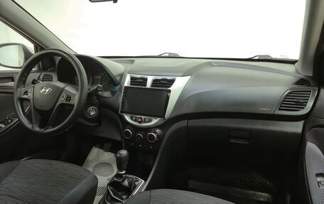 Hyundai Solaris II рестайлинг, 2015 год, 876 000 рублей, 12 фотография