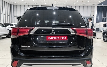 Mitsubishi Outlander III рестайлинг 3, 2020 год, 2 399 000 рублей, 7 фотография