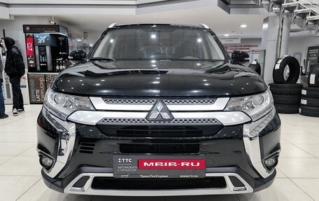 Mitsubishi Outlander III рестайлинг 3, 2020 год, 2 399 000 рублей, 2 фотография