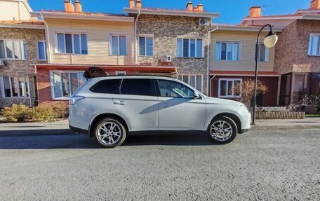 Mitsubishi Outlander III рестайлинг 3, 2013 год, 1 520 000 рублей, 5 фотография