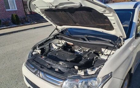 Mitsubishi Outlander III рестайлинг 3, 2013 год, 1 520 000 рублей, 6 фотография