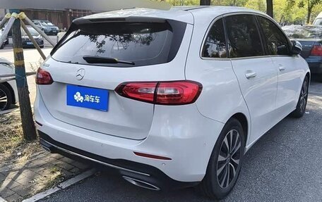 Mercedes-Benz B-Класс, 2021 год, 1 850 000 рублей, 2 фотография