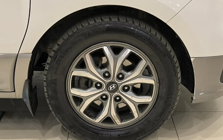 Hyundai H-1 II рестайлинг, 2019 год, 1 950 000 рублей, 18 фотография