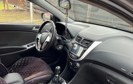 Hyundai Solaris II рестайлинг, 2011 год, 650 000 рублей, 8 фотография