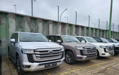 Toyota Land Cruiser, 2023 год, 9 000 000 рублей, 4 фотография