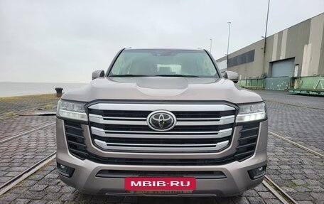 Toyota Land Cruiser, 2023 год, 9 000 000 рублей, 3 фотография