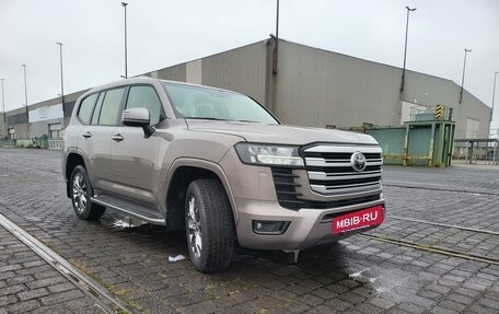 Toyota Land Cruiser, 2023 год, 9 000 000 рублей, 7 фотография