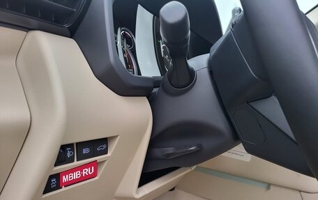 Toyota Land Cruiser, 2023 год, 9 000 000 рублей, 27 фотография