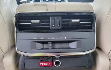 Toyota Land Cruiser, 2023 год, 9 000 000 рублей, 23 фотография