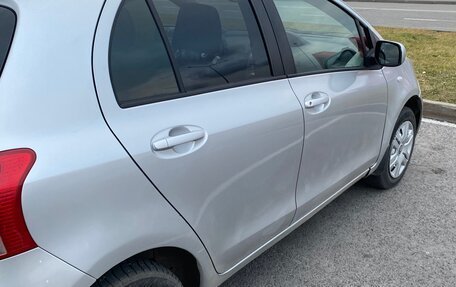 Toyota Yaris III рестайлинг, 2007 год, 390 000 рублей, 7 фотография